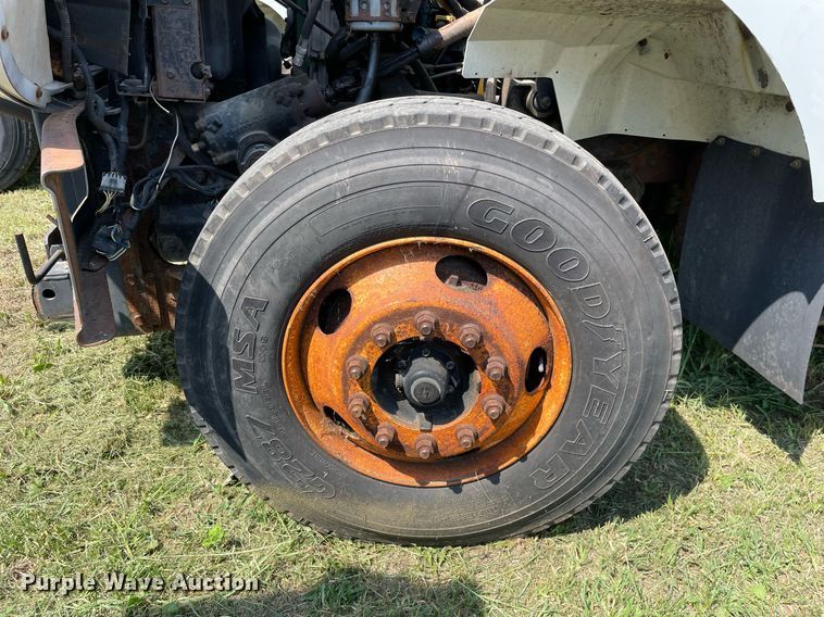 image for item LJ9734 2006 International 7400  dump truck