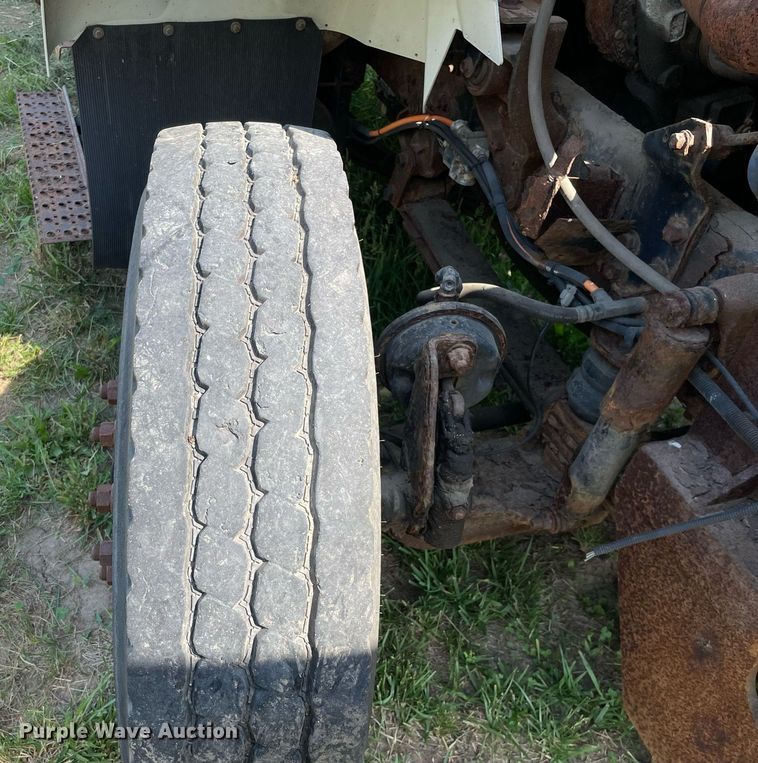 image for item LJ9734 2006 International 7400  dump truck