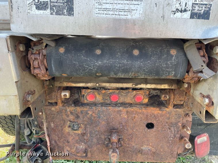 image for item LJ9735 2006 International 7400  dump truck