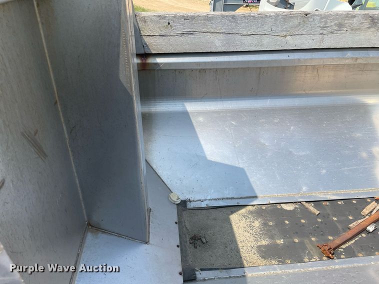 image for item LJ9735 2006 International 7400  dump truck