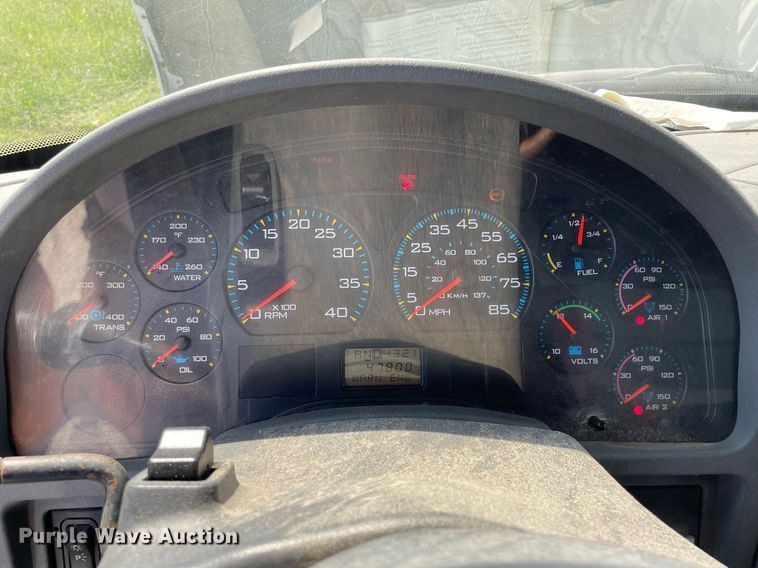 image for item LJ9735 2006 International 7400  dump truck