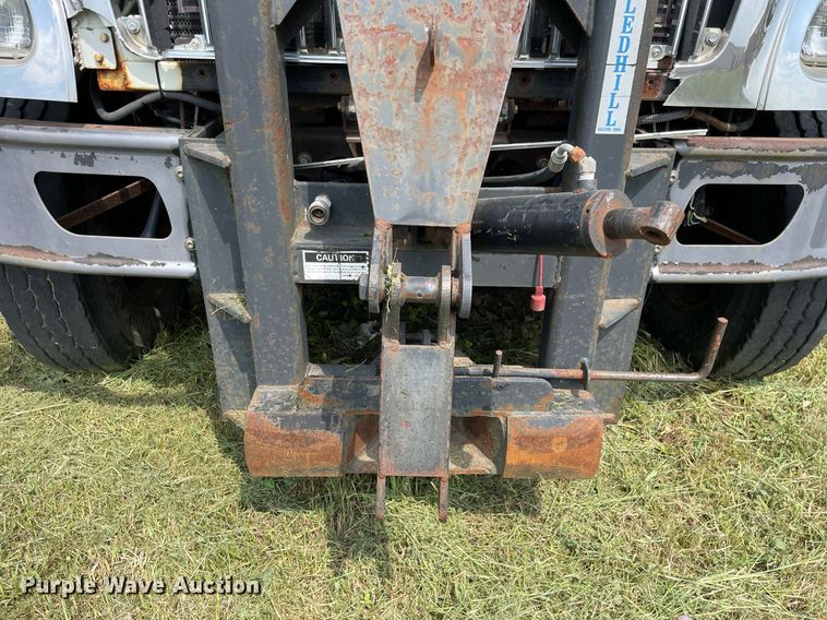 image for item LJ9735 2006 International 7400  dump truck