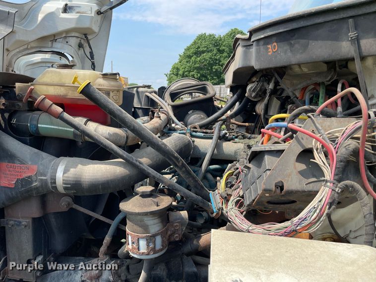 image for item LJ9735 2006 International 7400  dump truck