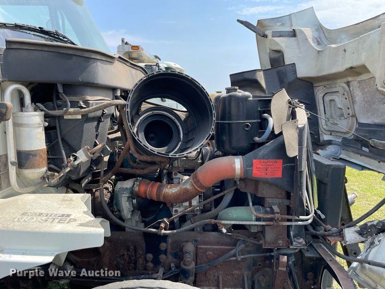 image for item LJ9735 2006 International 7400  dump truck