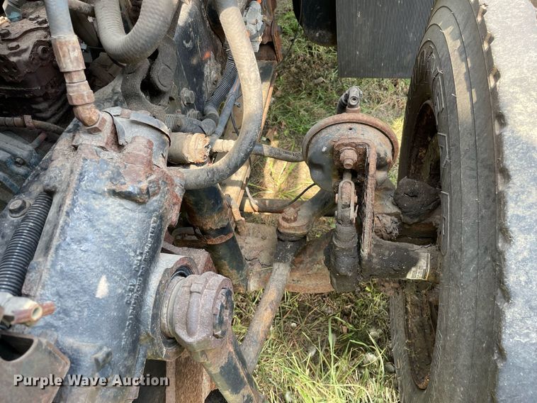 image for item LJ9735 2006 International 7400  dump truck