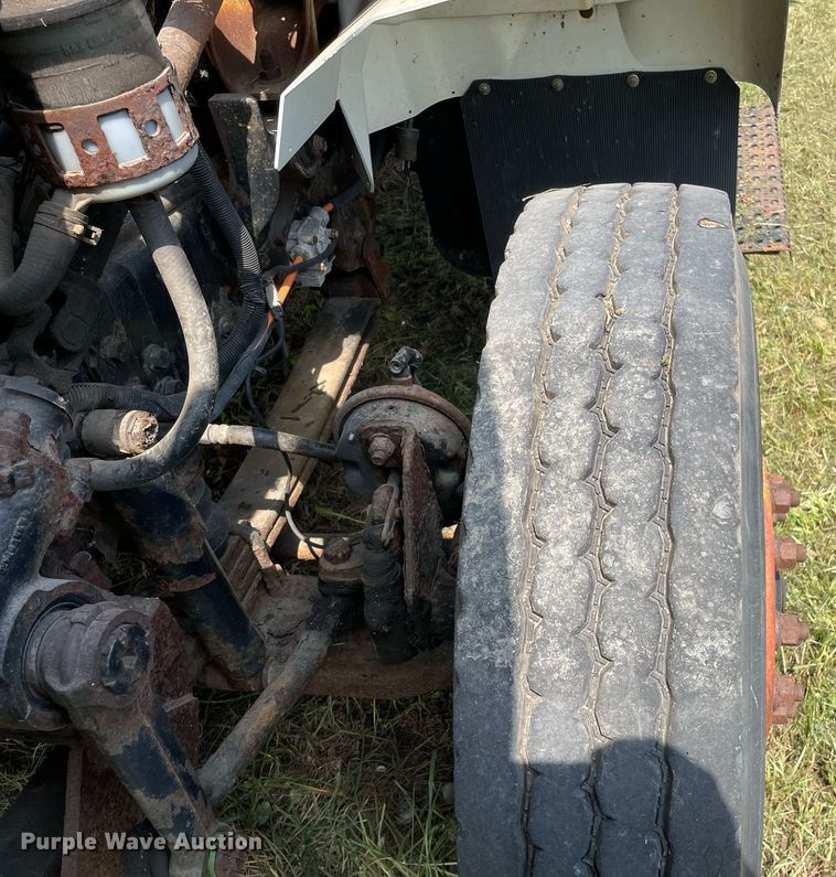 image for item LJ9735 2006 International 7400  dump truck