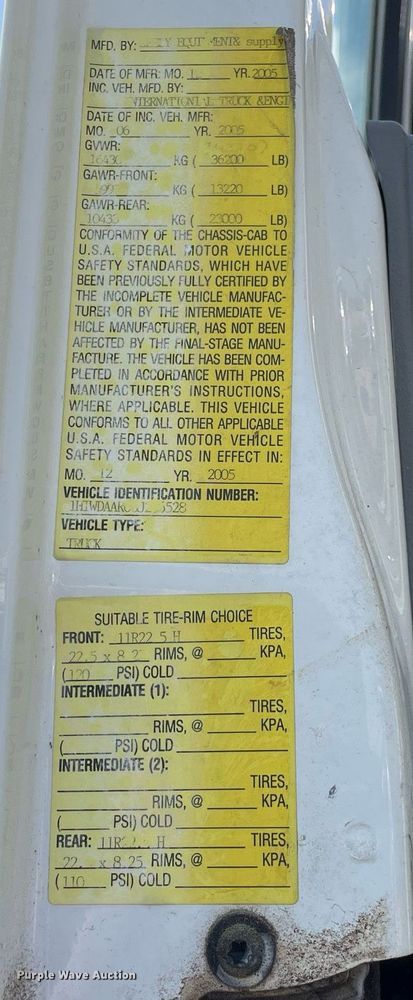 image for item LJ9735 2006 International 7400  dump truck