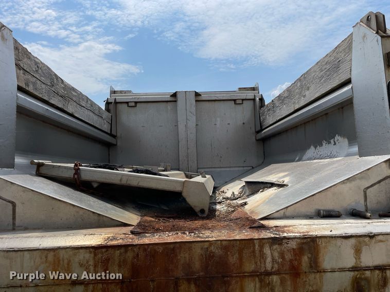 image for item LJ9736 2006 International 7400  dump truck