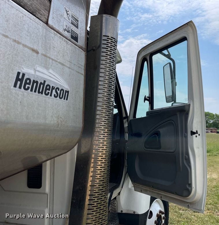 image for item LJ9736 2006 International 7400  dump truck