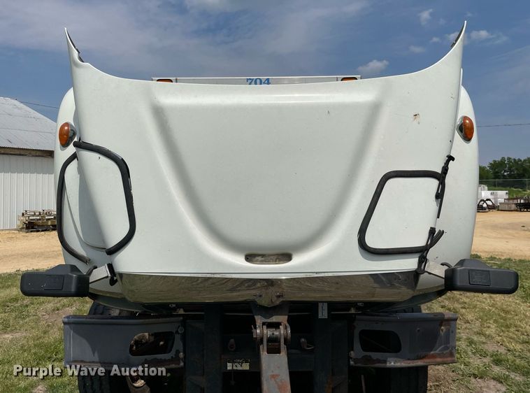 image for item LJ9736 2006 International 7400  dump truck