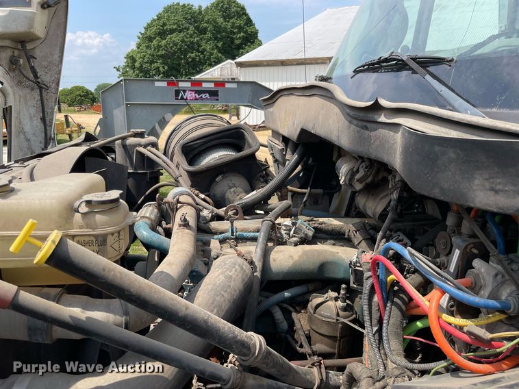 image for item LJ9736 2006 International 7400  dump truck