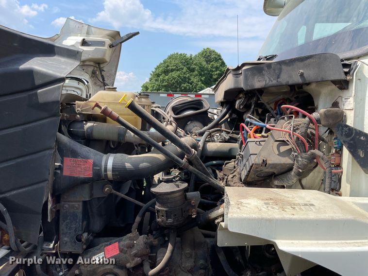 image for item LJ9736 2006 International 7400  dump truck