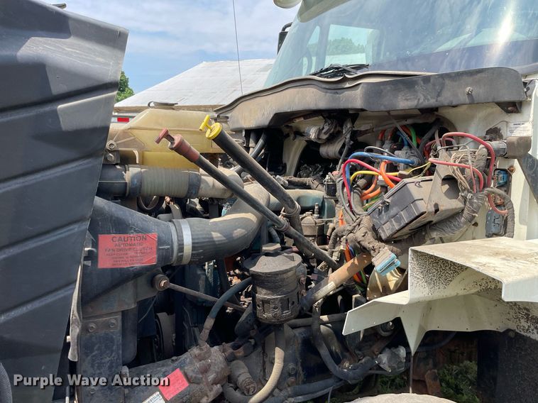 image for item LJ9736 2006 International 7400  dump truck