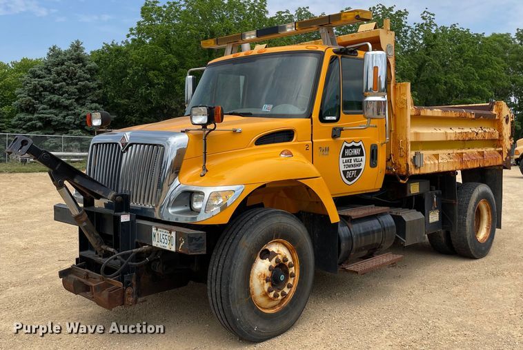 image for item LJ9737 2005 International 7400  dump truck