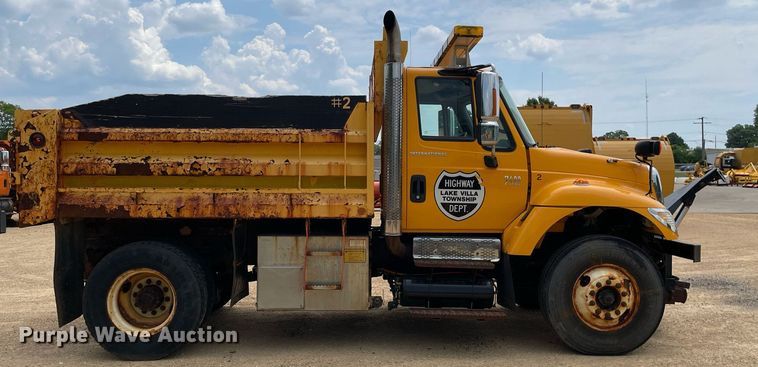 image for item LJ9737 2005 International 7400  dump truck
