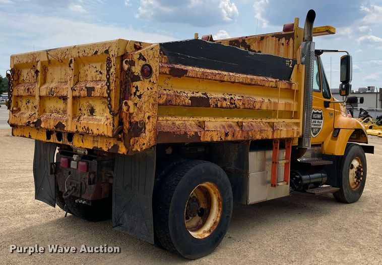 image for item LJ9737 2005 International 7400  dump truck