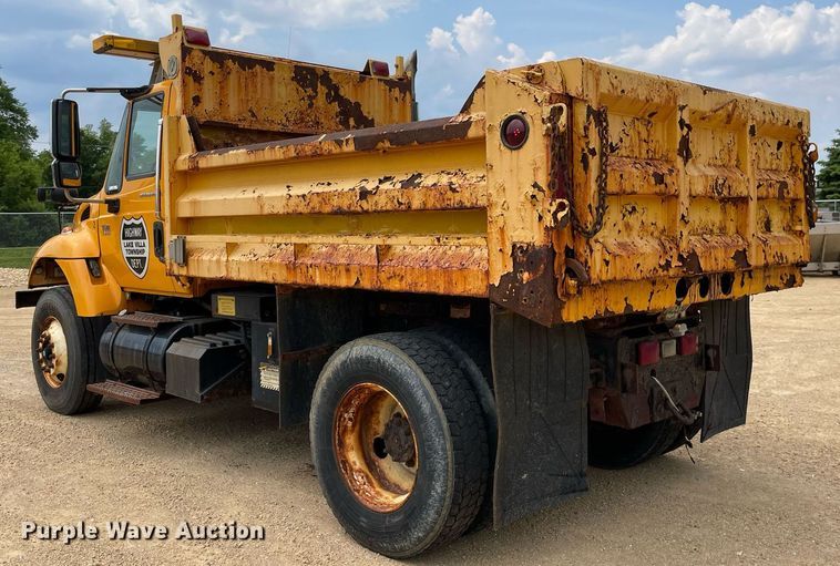 image for item LJ9737 2005 International 7400  dump truck