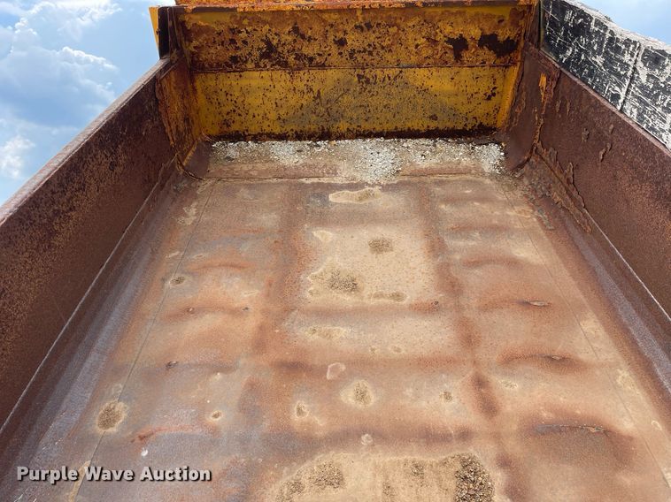 image for item LJ9737 2005 International 7400  dump truck