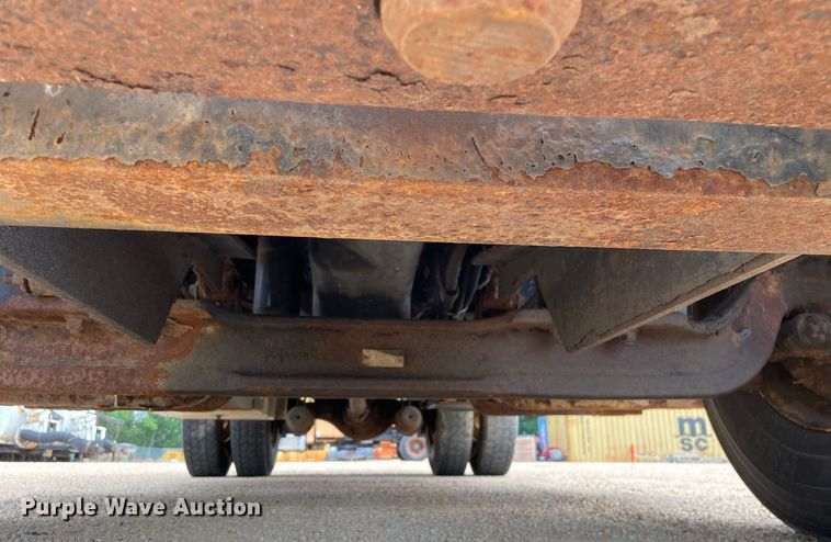 image for item LJ9737 2005 International 7400  dump truck