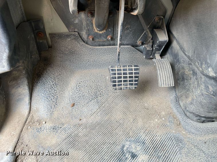 image for item LJ9737 2005 International 7400  dump truck