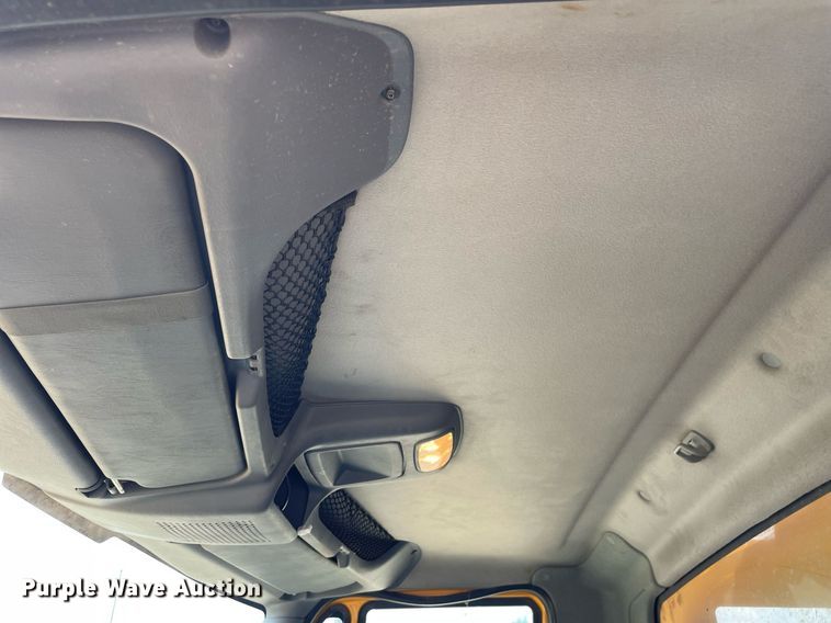 image for item LJ9737 2005 International 7400  dump truck