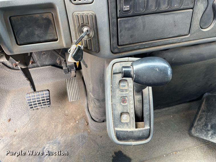 image for item LJ9737 2005 International 7400  dump truck