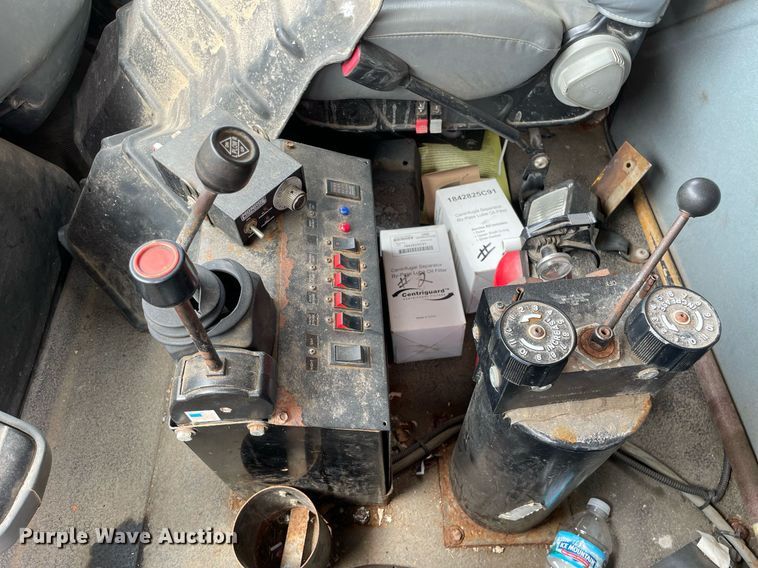 image for item LJ9737 2005 International 7400  dump truck