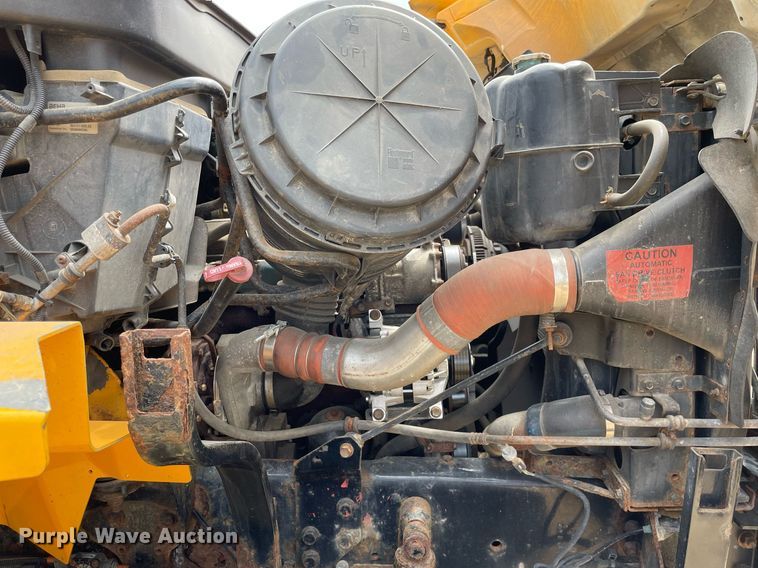 image for item LJ9737 2005 International 7400  dump truck