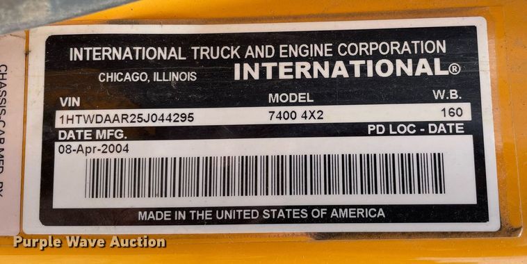 image for item LJ9737 2005 International 7400  dump truck