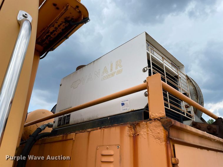 image for item LJ9739 2004 Sterling Acterra  flatbed truck