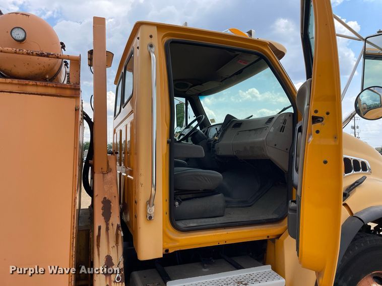 image for item LJ9739 2004 Sterling Acterra  flatbed truck