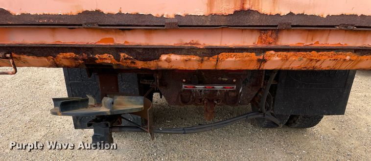 image for item LJ9740 2003 International 7400  dump truck