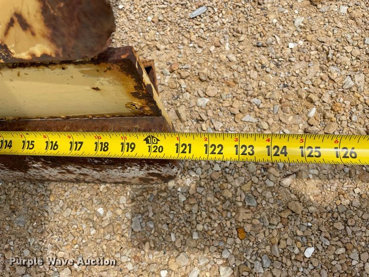 image for item LJ9740 2003 International 7400  dump truck