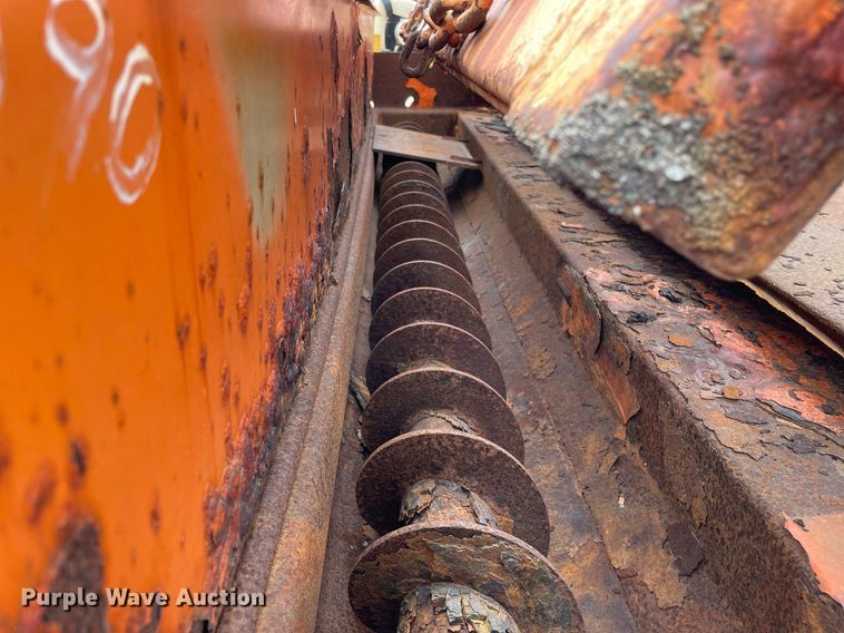 image for item LJ9740 2003 International 7400  dump truck