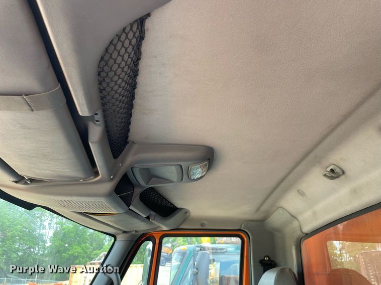 image for item LJ9740 2003 International 7400  dump truck