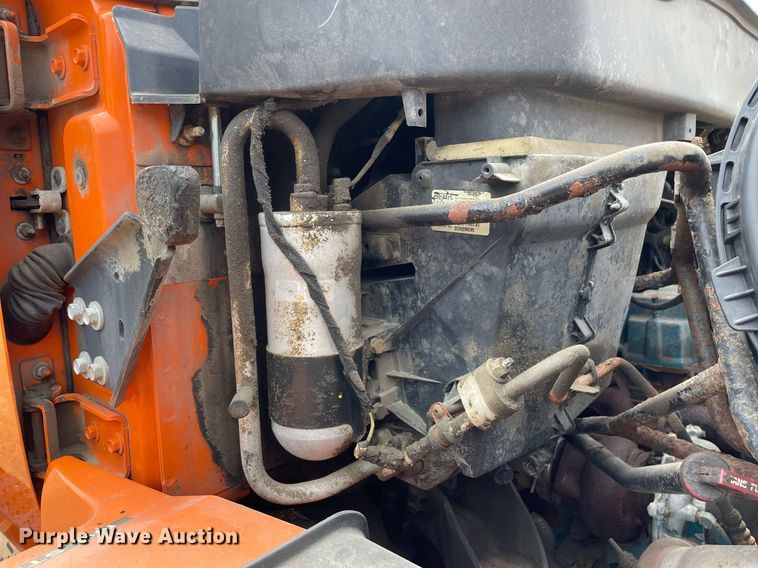 image for item LJ9740 2003 International 7400  dump truck