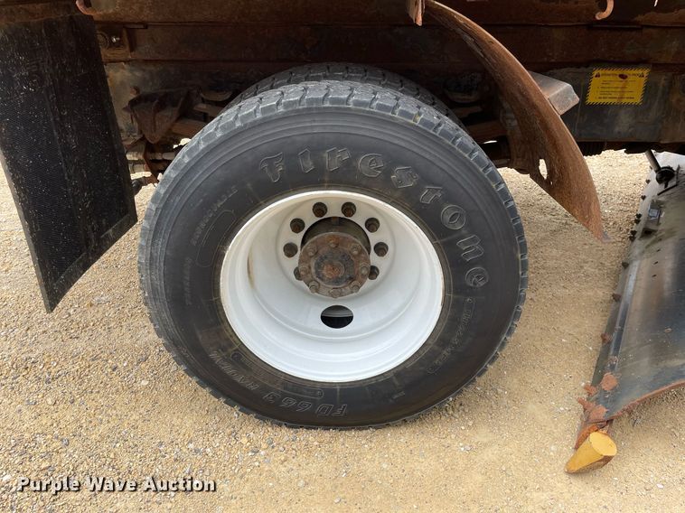 image for item LJ9740 2003 International 7400  dump truck