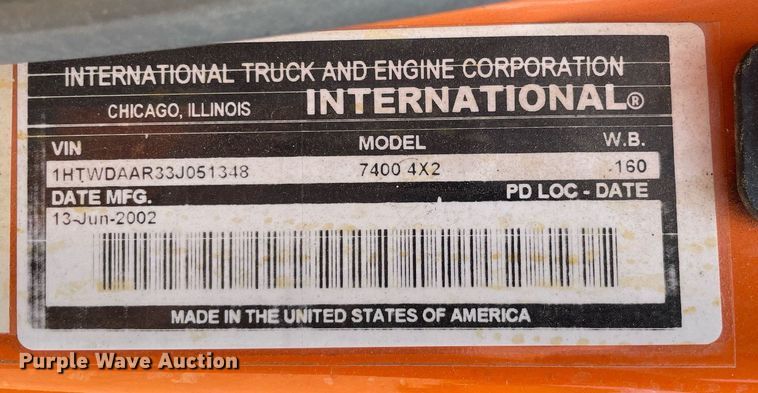 image for item LJ9740 2003 International 7400  dump truck