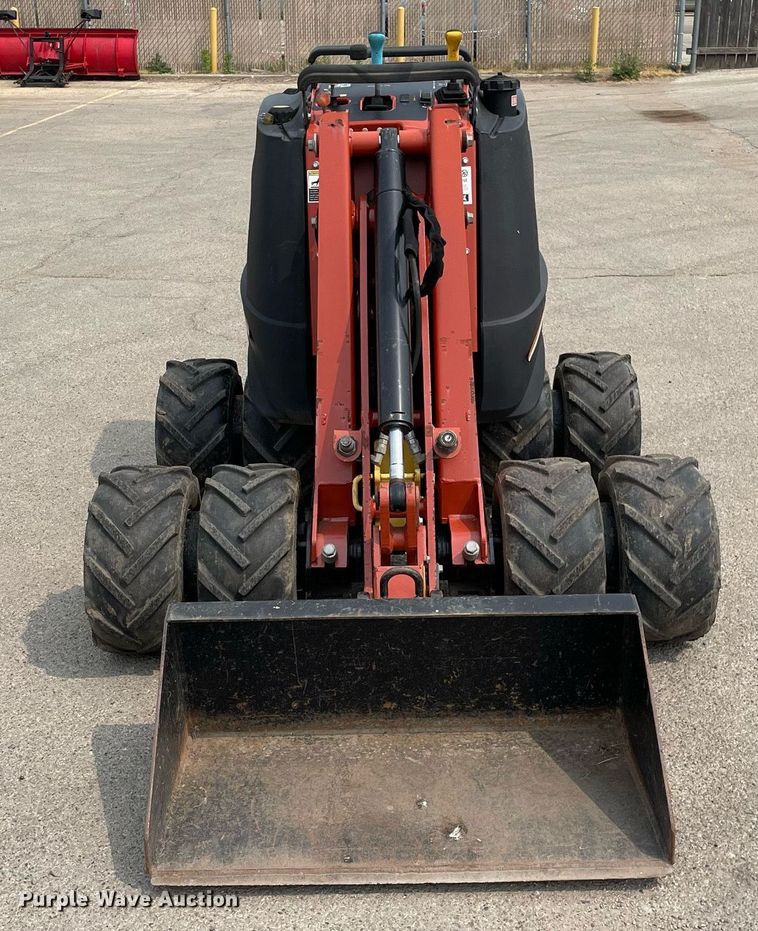 image for item LJ9756 2008 Ditch Witch Zahn R300  compact utility loader