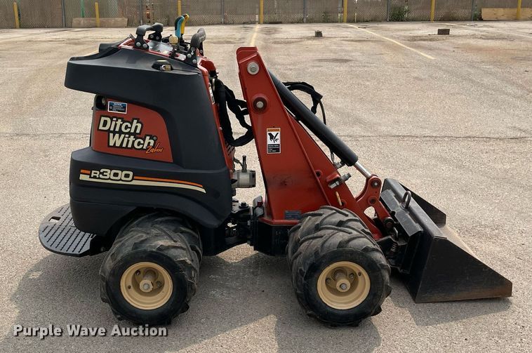 image for item LJ9756 2008 Ditch Witch Zahn R300  compact utility loader