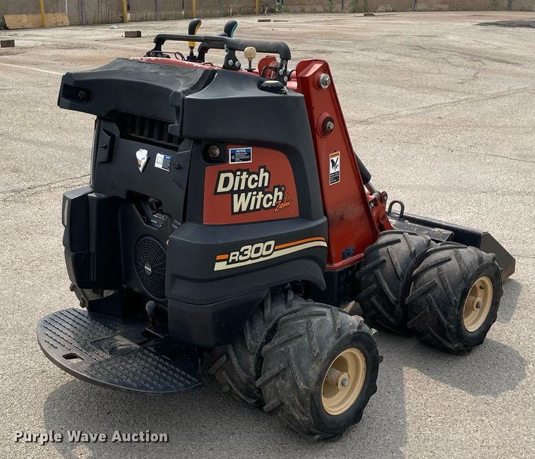 image for item LJ9756 2008 Ditch Witch Zahn R300  compact utility loader