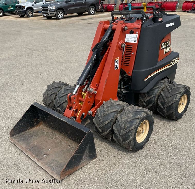 image for item LJ9756 2008 Ditch Witch Zahn R300  compact utility loader