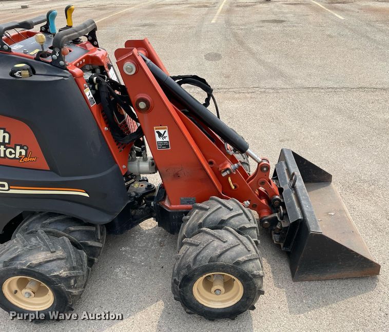 image for item LJ9756 2008 Ditch Witch Zahn R300  compact utility loader