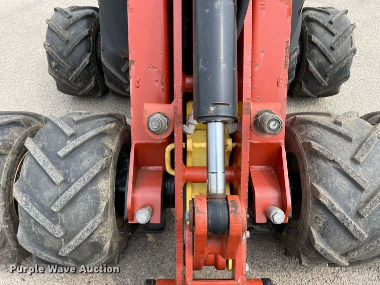 image for item LJ9756 2008 Ditch Witch Zahn R300  compact utility loader