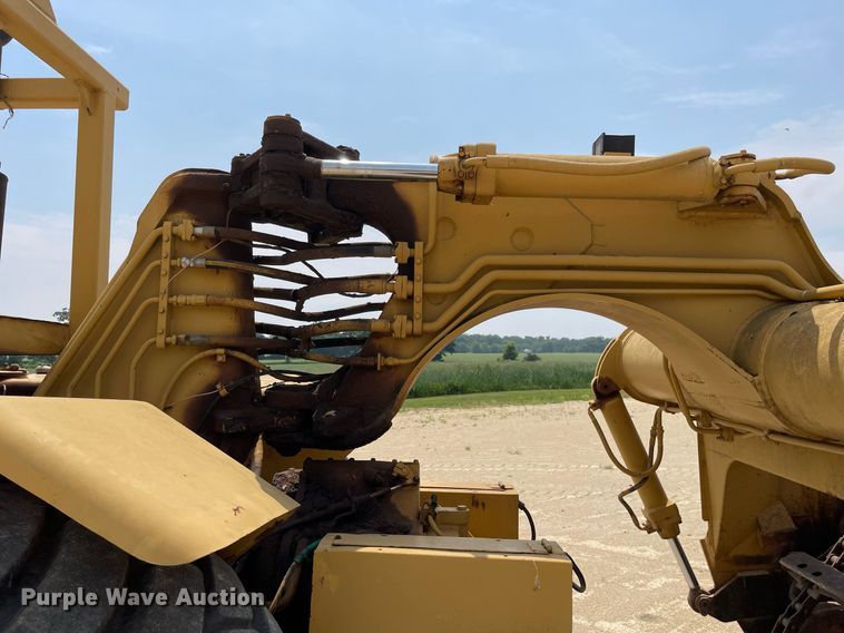 image for item LJ9757 1971 Caterpillar 613  elevating scraper
