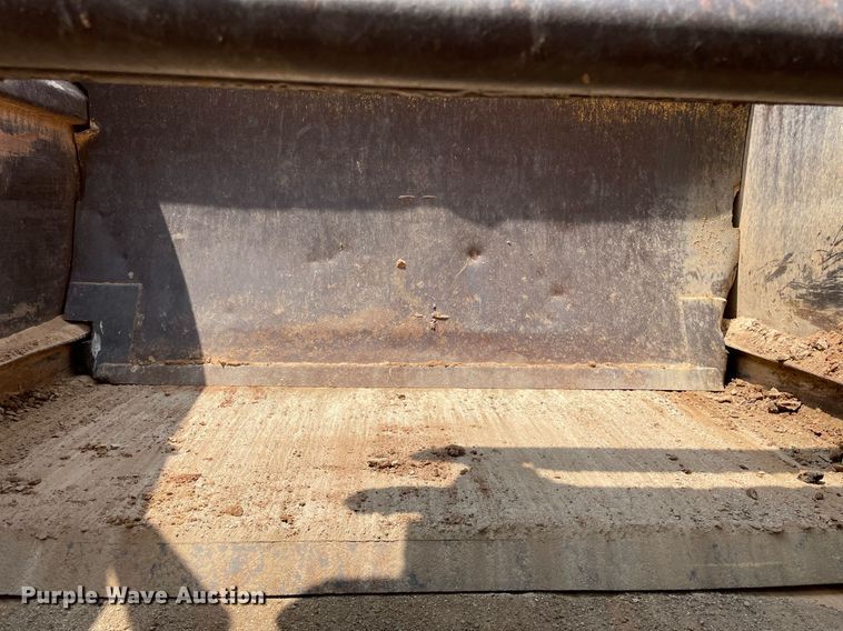 image for item LJ9757 1971 Caterpillar 613  elevating scraper