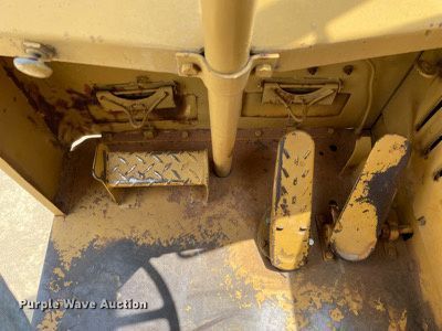 image for item LJ9757 1971 Caterpillar 613  elevating scraper