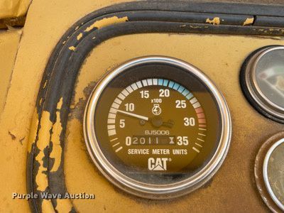 image for item LJ9757 1971 Caterpillar 613  elevating scraper