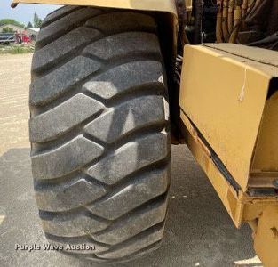 image for item LJ9757 1971 Caterpillar 613  elevating scraper