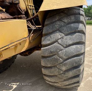 image for item LJ9757 1971 Caterpillar 613  elevating scraper